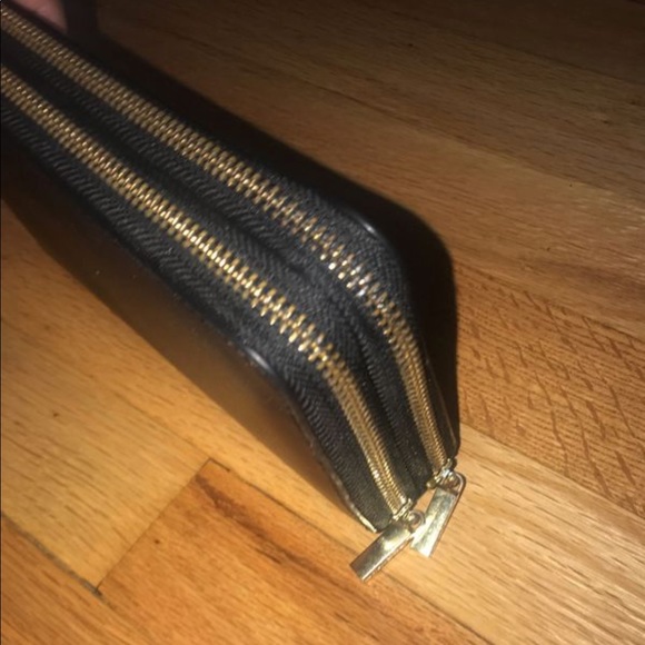 Tory Burch Wallet - Picture 2 of 6